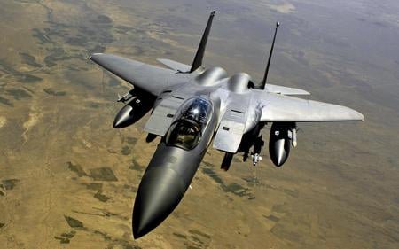 EAGLE IN ACTION. - f15, fighter, skies, eagle, strike, jet, desert, recon