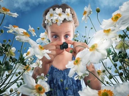 Little Girl  - children, girl, daffodils, camera