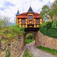 House on a Bridge