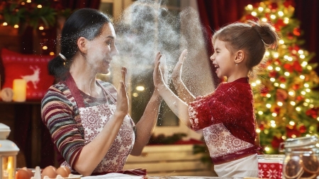 Christmas Joy - girl, copil, child, joy, happy, tree, christmas, smile, hand, craciun, red, woman, mother