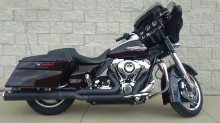 2011 Harley-Davidson Street Glide - glide, street, harley-davidson, bike