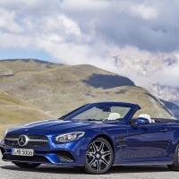 2017 Mercedes-Benz SL 500 AMG Line