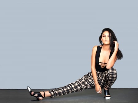 Bianca Santos - sexy, actress, bianca santos, wallpaper, heels, santos, model, bianca, beautiful, pants