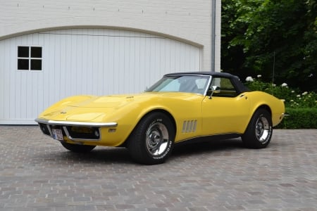 1968 Chevrolet Corvette Stingray Convertible 427 BIG BLOCK - 400 HP - sports, chevrolet, 400 hp, car, muscle, block, 427, old-timer, convertible, big, stingray, corvette