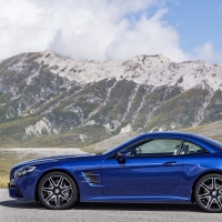 2017 Mercedes-Benz SL 500 AMG Line