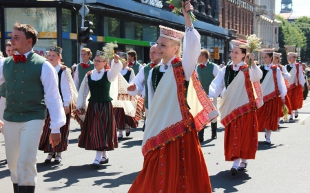 Latvian National Costumes - costumes, people, latvia, festival, national