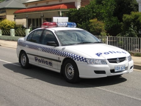 holden commodore - commodore, car, holden, police, australian