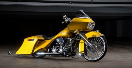 Signature CCW Cholo 2013 Harley Davidson Road Glide