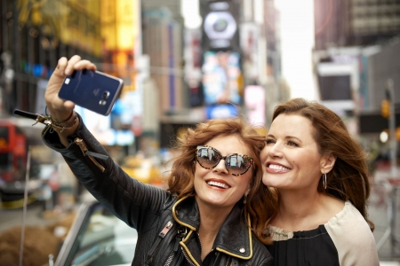 Susan & Geena Take a Selfie - selfie, smiles, NY, happy, Susan, Friends, Susan Sarandon, actresses, phone, Geena Davis