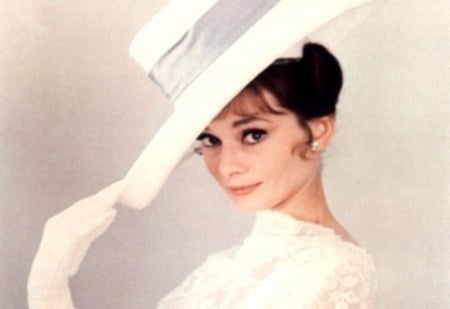 Audrey Hepburn - woman, actresses, people, pretty, hat, classy, beautiful, elegant