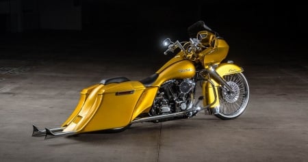 Signature CCW Cholo 2013 Harley Davidson Road Glide