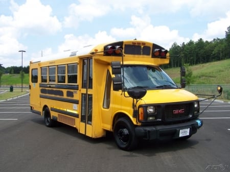 2002 GMC G30 Schoolbus - schoolbus, g30, gmc, truck