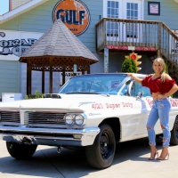 1962 Pontiac Catalina Bubble Top 421 Super Duty and Girl