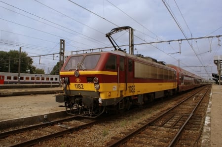 electric train - train, track, platform, electric