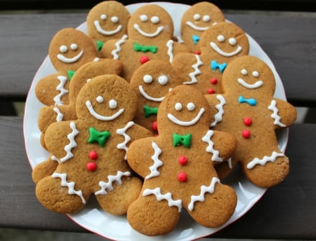 gingerbread men - cookies, gingerbread, plate, men