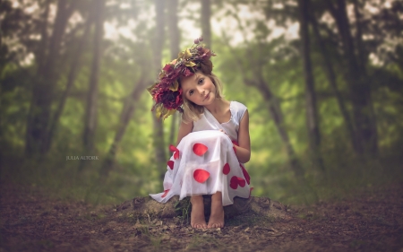 Little girl - wreath, girl, little, copil, flower, child