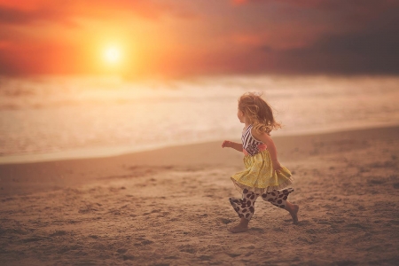 Little girl - dainty, pretty, pink, pure, child, fair, princess, face, nice, bonny, kid, childhood, beauty, baby, Hair, Belle, comely, white, nature, sunset, cute, wallpaper, people, beach, blonde, sky, DesktopNexus, sightly, beautiful, photography, sea, run, girl, lovely, sweet, little, adorable