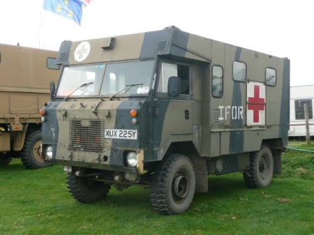 land rover military ambulance - military, land, rover, ambulance