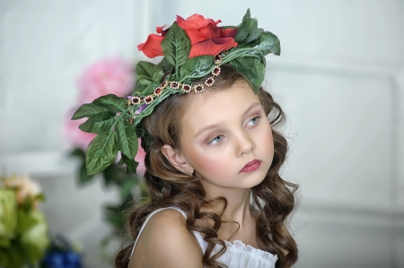 Little beauty - wreath, girl, cute, face, copil, flower, jewel, child