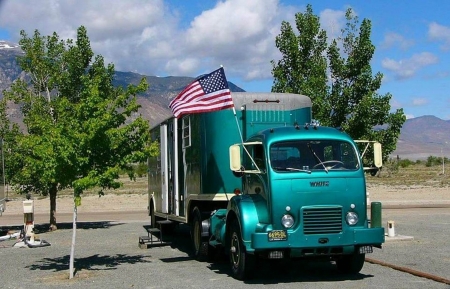 1965 White 3000 - white, 3000, transport, old-timer, truck