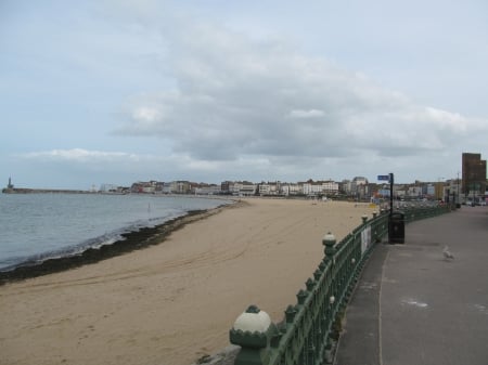 Margate Beach & Seafront - seafronts, beaches, seasides, waterfront, esplanades