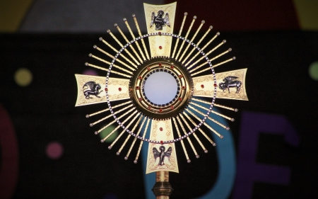 Jesus in Eucharist - christ, jesus, eucharist, monstrance