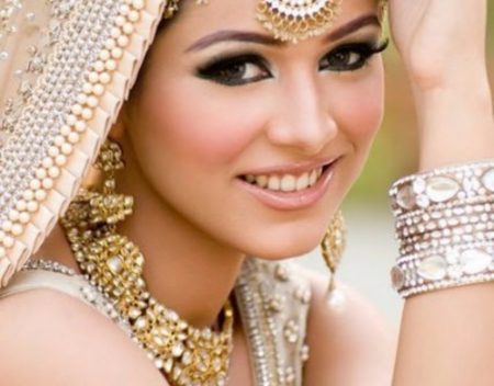 Beautiful Woman - woman, jewelry, models, people, female, beautiful