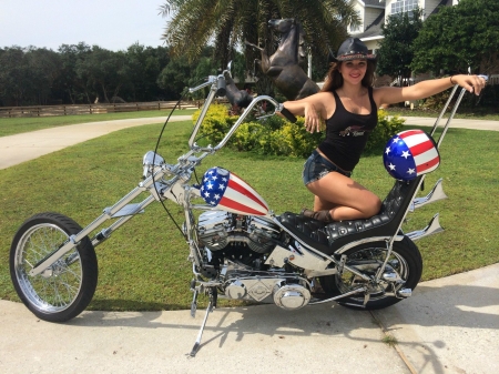 Captain-America Bike & Cowgirl - Boots, Hat, Usa, Chopper