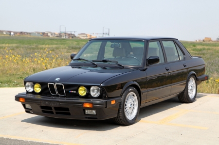 1988 BMW M5 3.5 5-Speed 4-Door Sedan - Car, BMW, Sedan, 4-Door, Old-Timer, M5, Luxury, 5-Speed