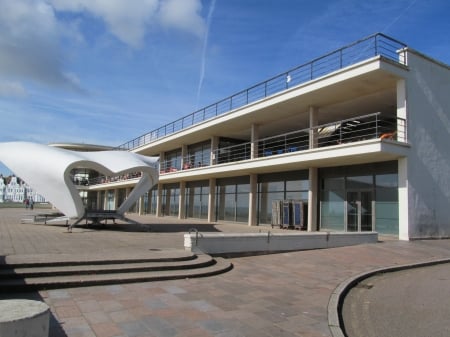 Pavilion & Sculpture - art deco, pavilions, sussex, sculptures, bexhill