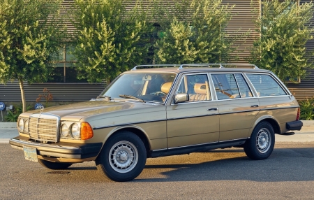 1980 Mercedes-Benz 300TD 3.0 4-Speed Automatic - station, mercedes, automatic, 4-speed, luxury, car, wagon, old-timer, benz, 300td