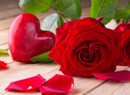 Happy Valentine's Day! - card, rose, petals, valentine, heart, trandafir, wood