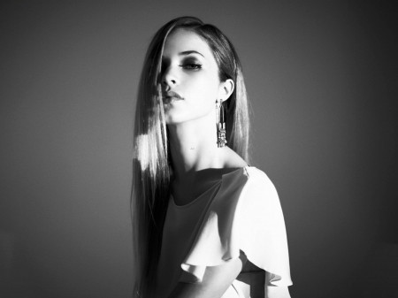 Alexis Knapp - black white, wallpaper, model, beautiful, actress, knapp, 2017, singer, alexis knapp, alexis