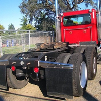 Red Peterbilt 379 Day-Cab