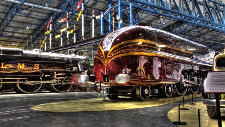 Duchess of Hamilton - fast, streamline, steam engine, red