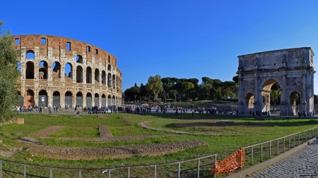 The Colosseum and Arch of Constantine in Rome - arch, ancient, constantine, buildings, rome, colosseum