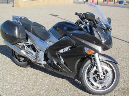 Yamaha - yamahas, powerbikes, superbikes, roadsters, motorcycles