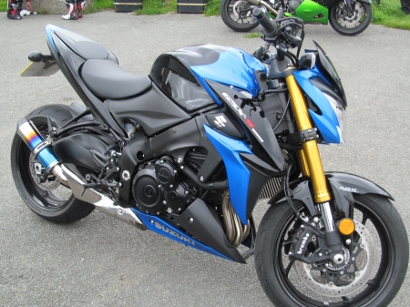 Suzuki - motorcycles, powerbikes, suzukis, superbikes, roadbikes
