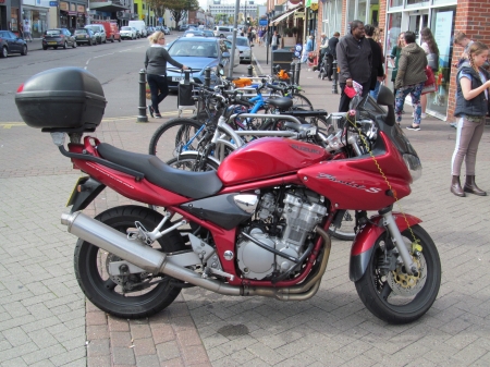 Suzuki - Roadbikes, Suzukis, Motorcycles, Powerbikes, Superbikes