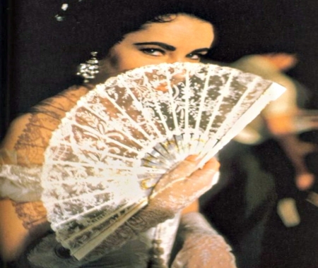 Elizabeth Taylor With Hand Fan - white, elizabeth, fan, taylor, actresses, people, hand