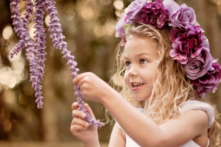 Little girl - girl, wreath, child, copil, wisteria, hand, pink, flower, blonde, little