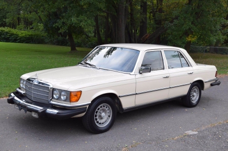 1979 Mercedes-Benz 300SD 4-Door Sedan 3.0 4-Speed Automatic - 4-door, mercedes, automatic, 4-speed, sedan, luxury, car, old-timer, benz, 300sd