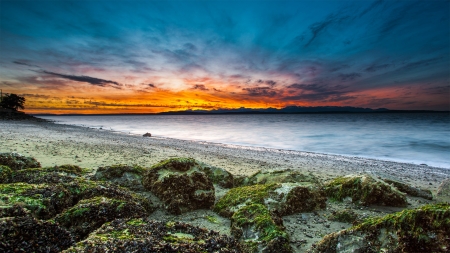 Beach Sunset - sky, ocean, beach, ssand, sunset, rocks, sunrays, sea, firefox persona theme