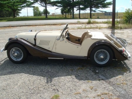 1982 Morgan 4/4 Roadster 1.6 4-Speed - sports, 4-speed, car, roadster, old-timer, morgan, 4-4