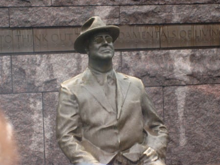 FDR Statue - fdr, gray-greeny, president, statue