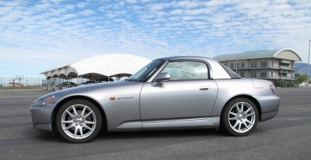 2004 Honda S2000 Convertible 2.2 VTEC 6-Speed