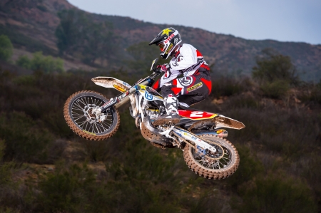 brushy mountain motorcross - motorcycle, rider, motorcross, mountain, brushy