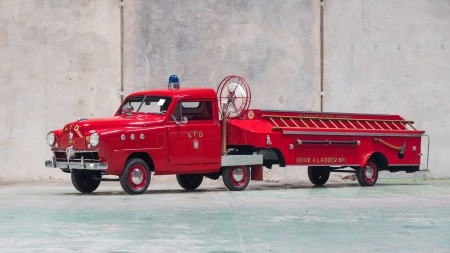 1951-Crosley-Hook-and-Ladder-Fire-Truck