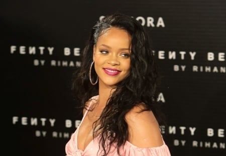 RHIANNA - FASHION, ACTRESS, SONGWRITER, SINGER