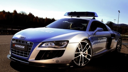 audi r8 police car